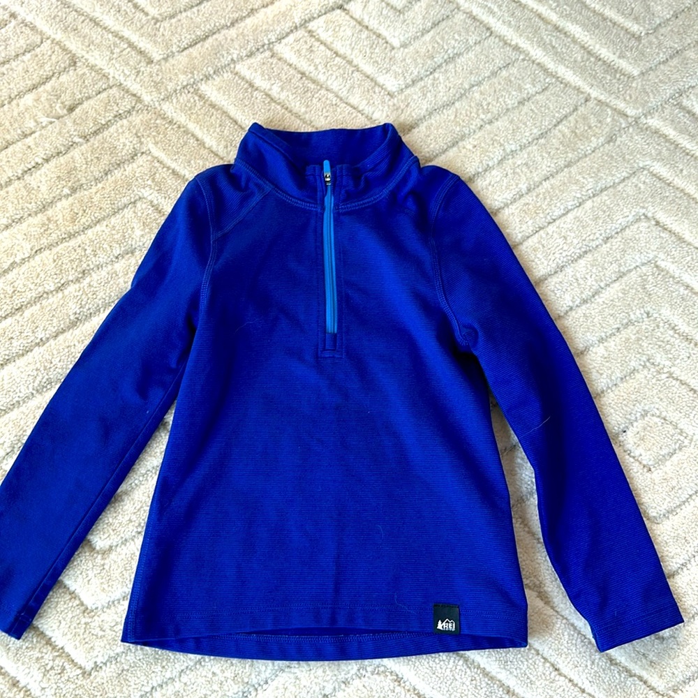 Kids unisex REI layer top activewear